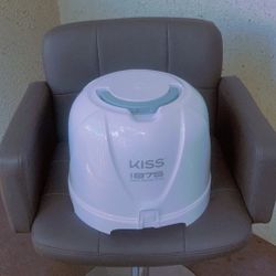 Salon Chair And Dryer 