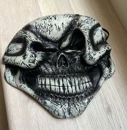 Vintage Skull Half-Face Mask — Weathered Black & Gray Halloween/Costume Prop