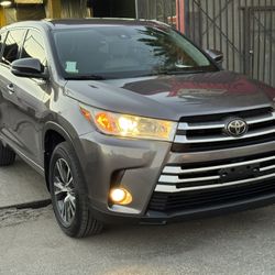 2017 TOYOTA HIGHLANDER 