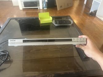 Sony Progressive Scan DVD/CD Player DVP-NS575P