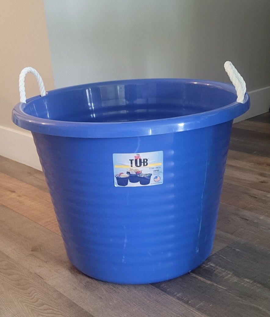 17 Gallon Tub