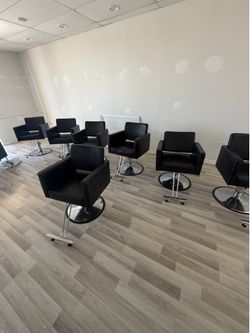 Salon Styling Chairs – 7 Available