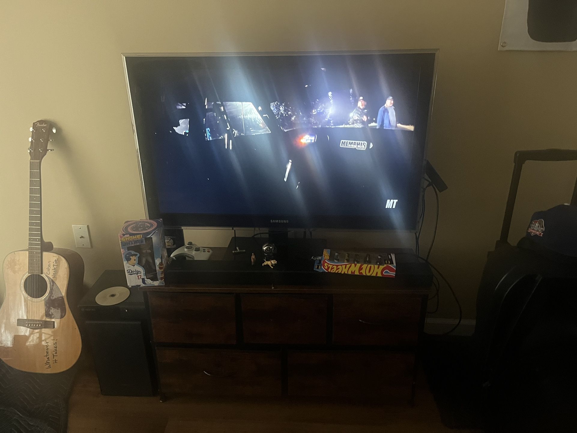42” Samsung Flat Screen W Soundbar & Woofer
