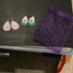 Light As Air Ear Rings 