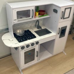 Mellissa & Doug Play Kitchen