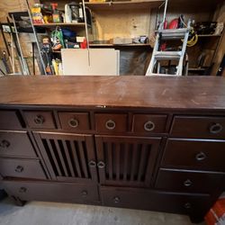 Dresser