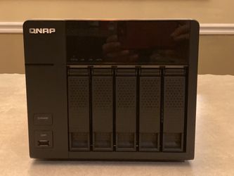 QNAP TS-569L 5-bay with 10 TB of hard drive space