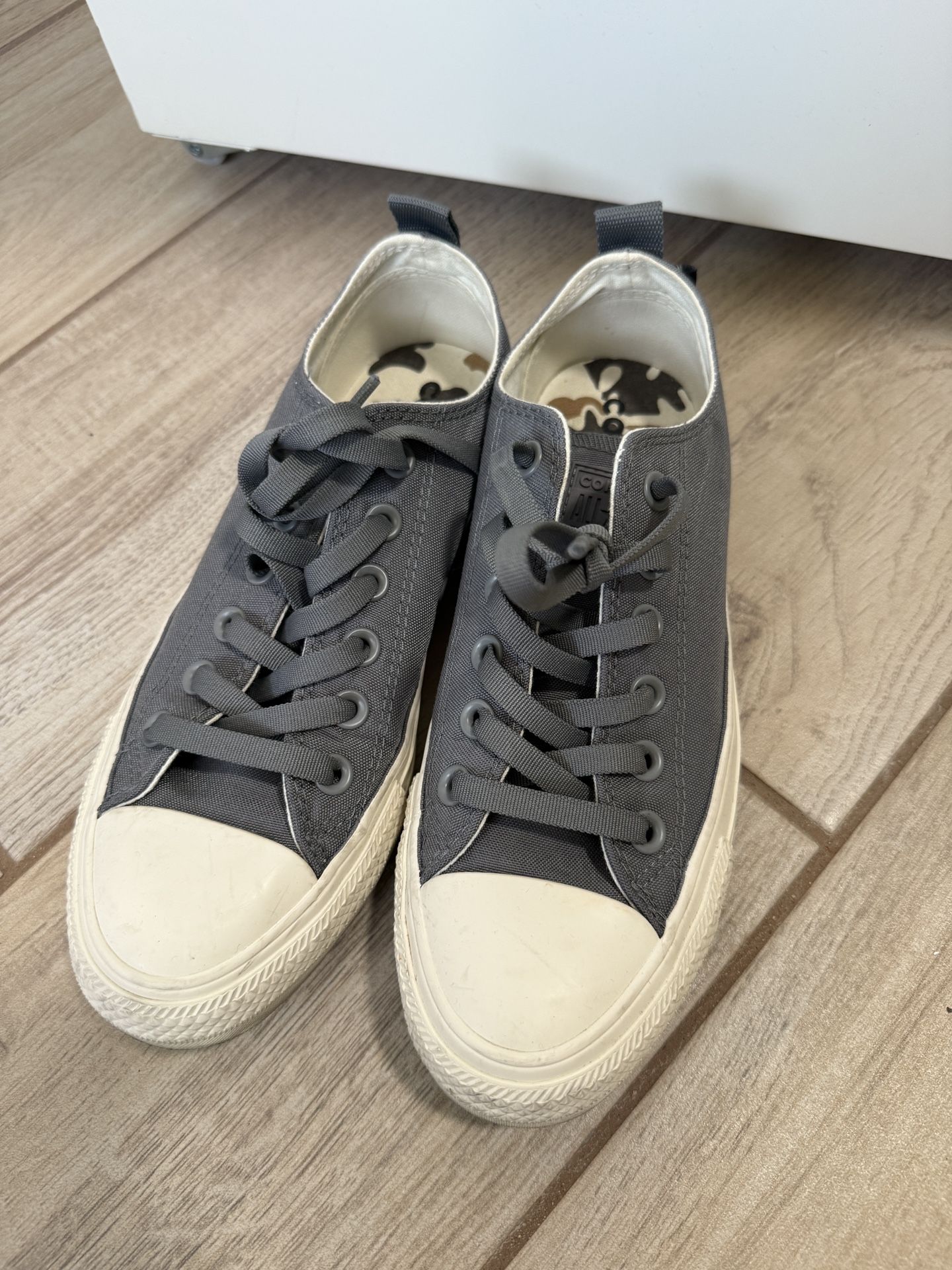 Converse Gray and White Sneakers Casual Canvas Design