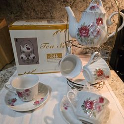 NEW 24k Gold Guilded tea set
