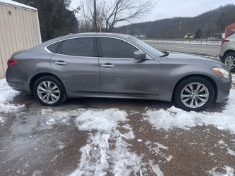 2011 Infiniti M