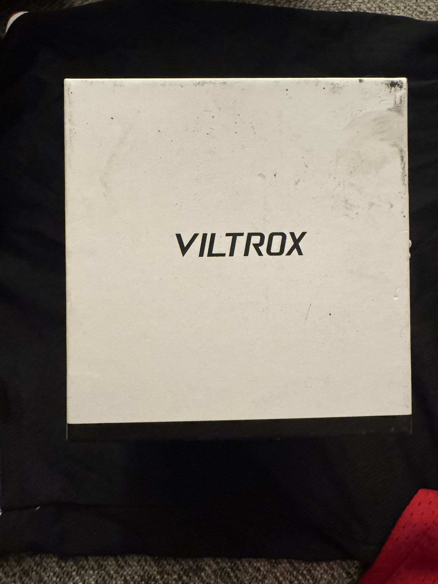 VILTROX 85mm F/1.8 F1.8