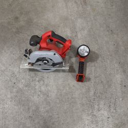 Milwaukee Circular Saw And Light V28
