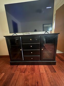 Entertainment center