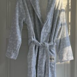 Djerf Avenue Robe in Dream Cake 