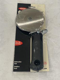 New Oxo Good Grips 4” Pizza Wheel Cutter.