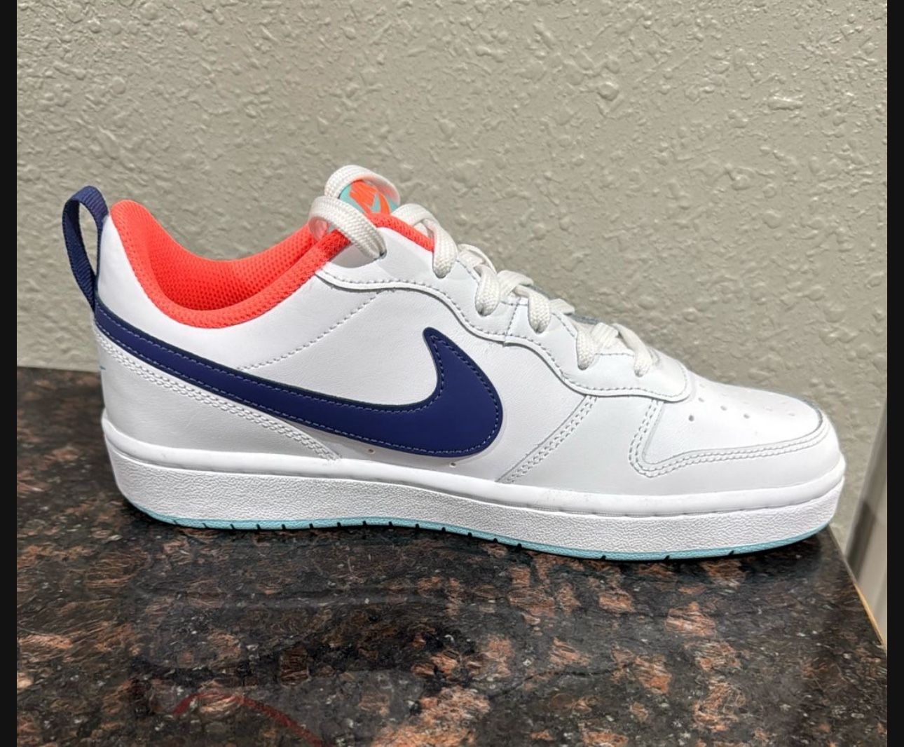 Nike Court Borough Youth 7 Never Worn