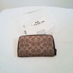 Coach Zip Wallet Signature Logo Print 6.5"