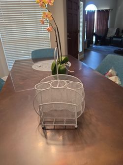 Plate,  napkin, silverware holder