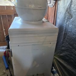 1923 General Electric Refrigerator  In Working Condition