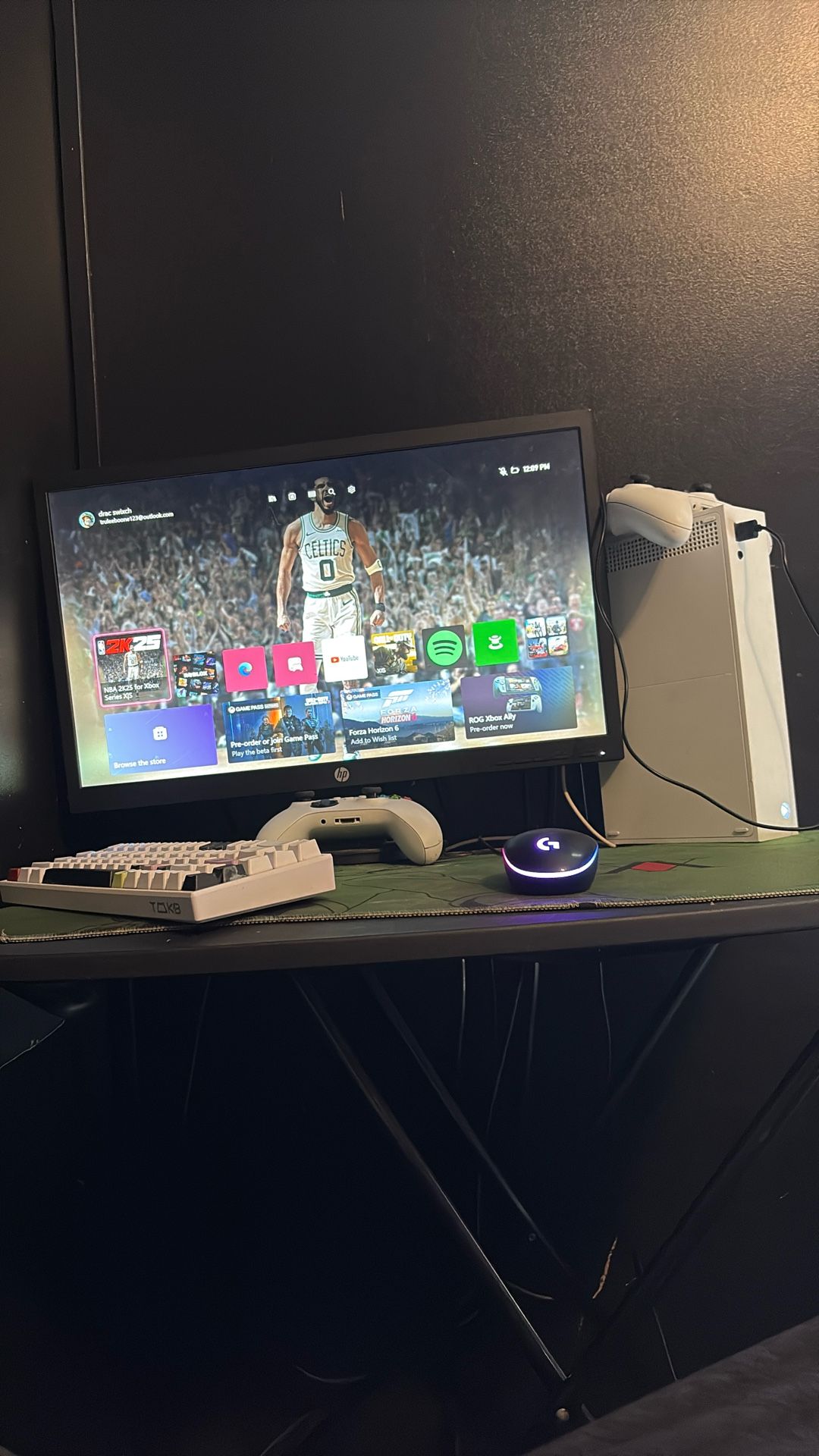Offers For The Desk Keyboard Mouse Mouse Pad 2x Xbox Controllers
