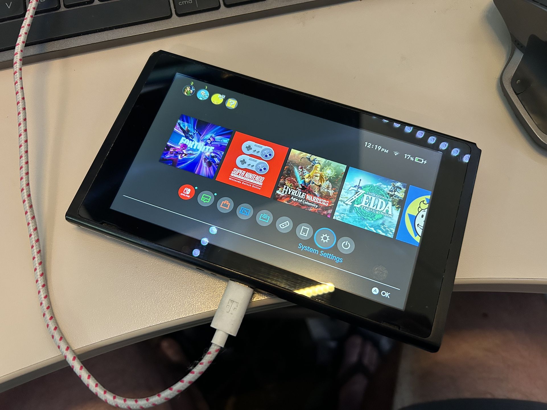 Nintendo Switch HAC‑001 Tablet Only – For Parts (Powers On, Bad Battery)