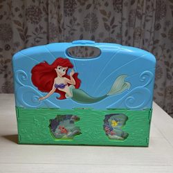 Ariel pop up plays house o  the go