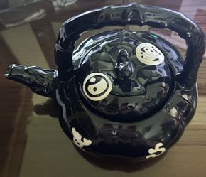Vintage 1980’s Yin Yang Porcelain Asian Style Teapot In Mint Condition
