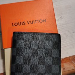 Louis Vuitton Men's Wallet