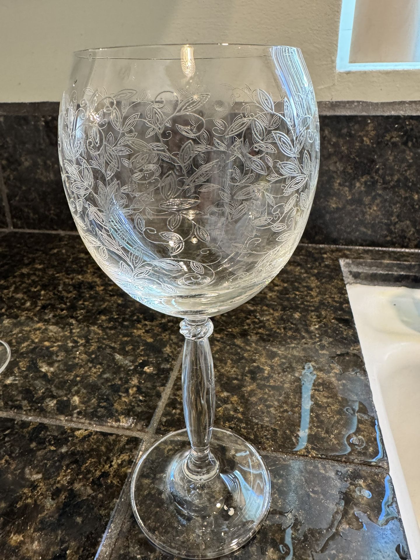 12 Wine Glasses Never Been Used.