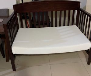 4-in 1 baby crib with Mattress ( Un-used)