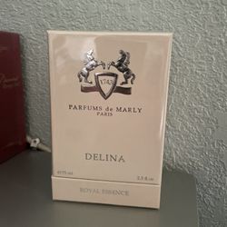 Delina Perfume 