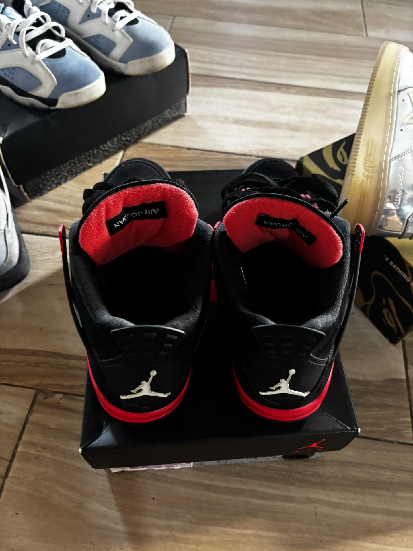 Jordan 4 Red Thunder