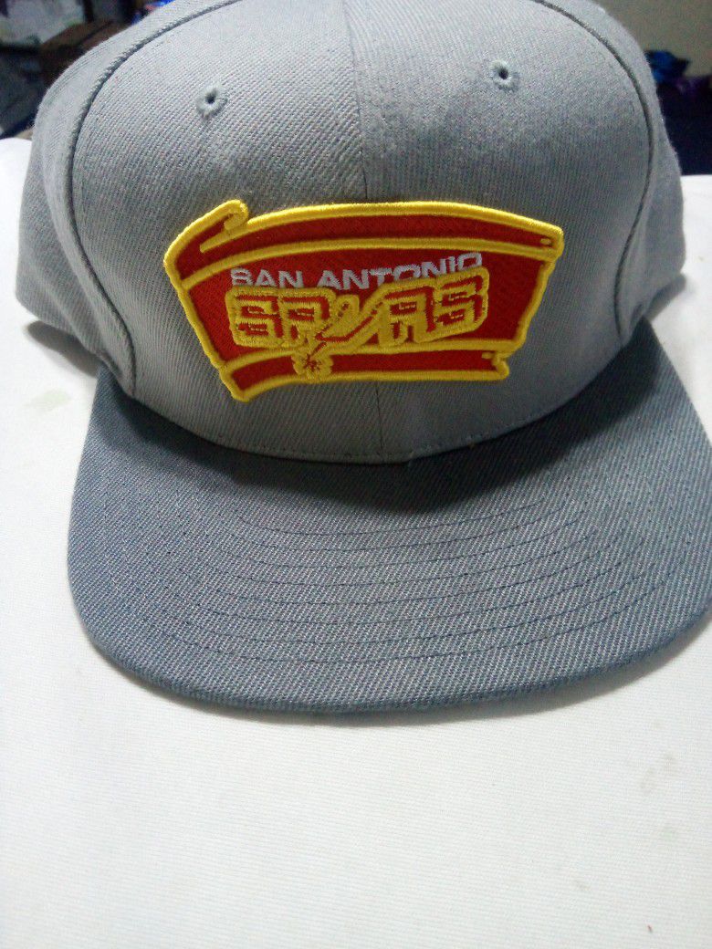 San Antonio Spurs NBA Team Color Neon Snapback - Mitchell and Ness for Sale  in Los Angeles, CA - OfferUp
