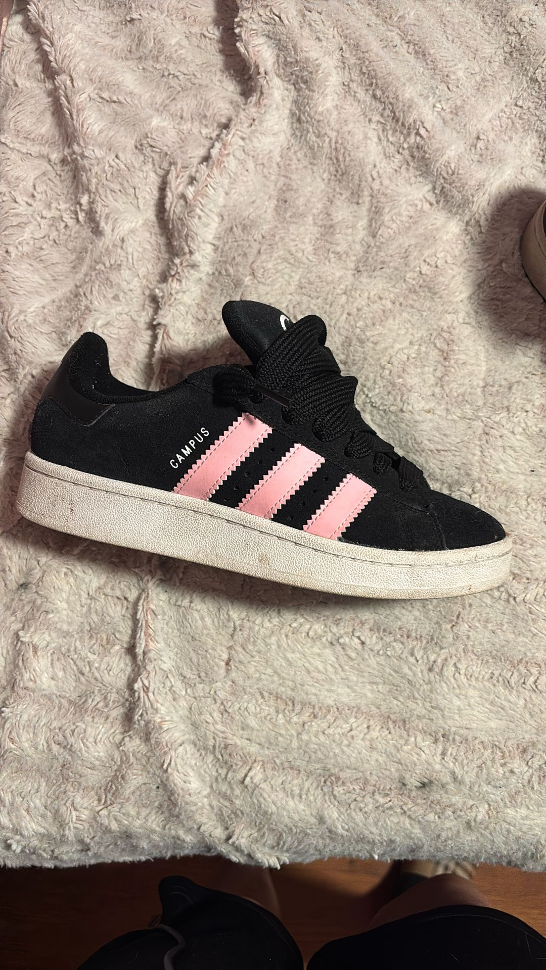 Shoes a lot Of Different Sizes