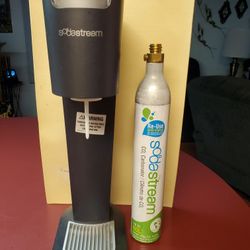 Soda Stream w/refillable CO2 (14.5 oz) tank