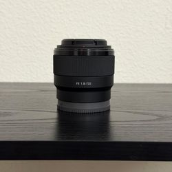 Sony 50 1.8 Lens