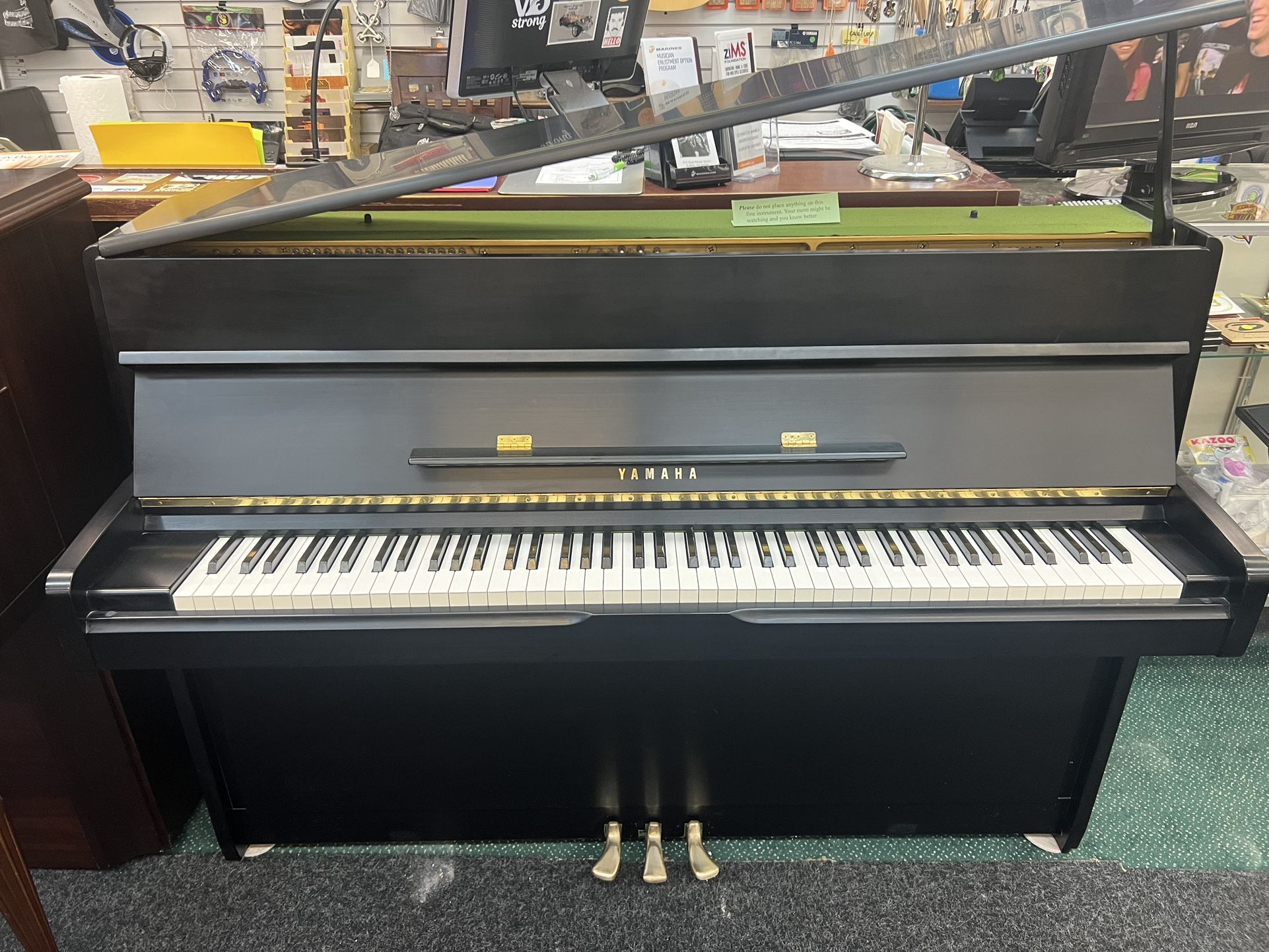 Yamaha Console Piano W/ Delivery 