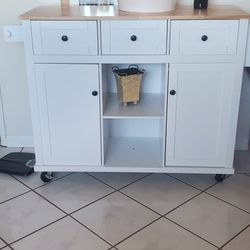 Kitchen Island w/Extended Table - $275.00