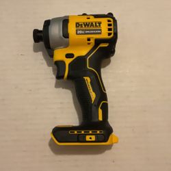 Brand New Dewalt Atomic 1/4” Impact Driver.             80 Firm on Price.          80 Firme en Precio.