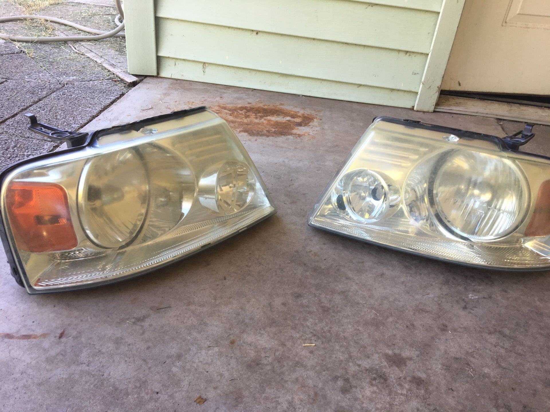 Headlights for 2004 Ford F-150