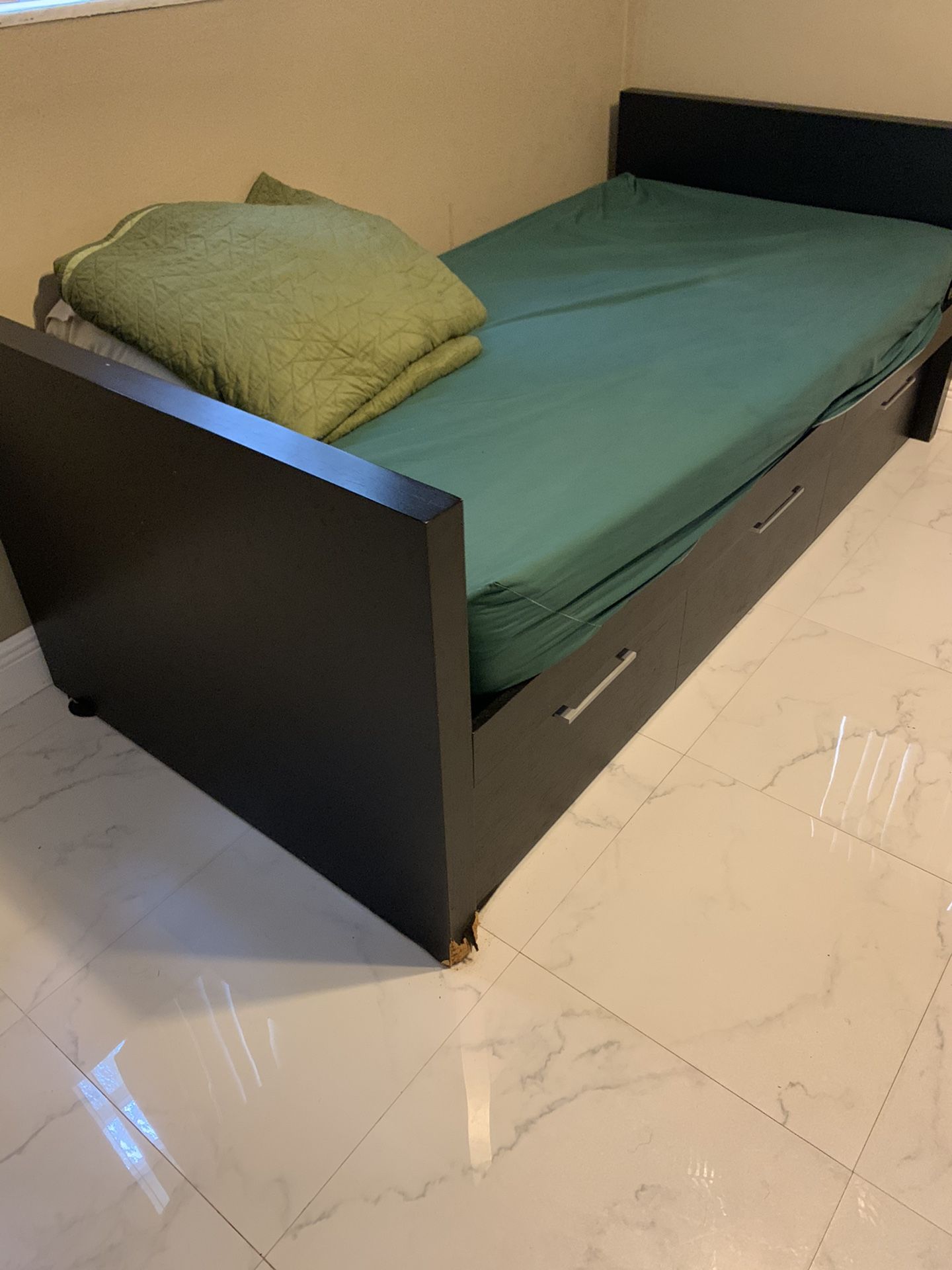 Twin Trundle bed from el dorado furniture for Sale in Fort Lauderdale