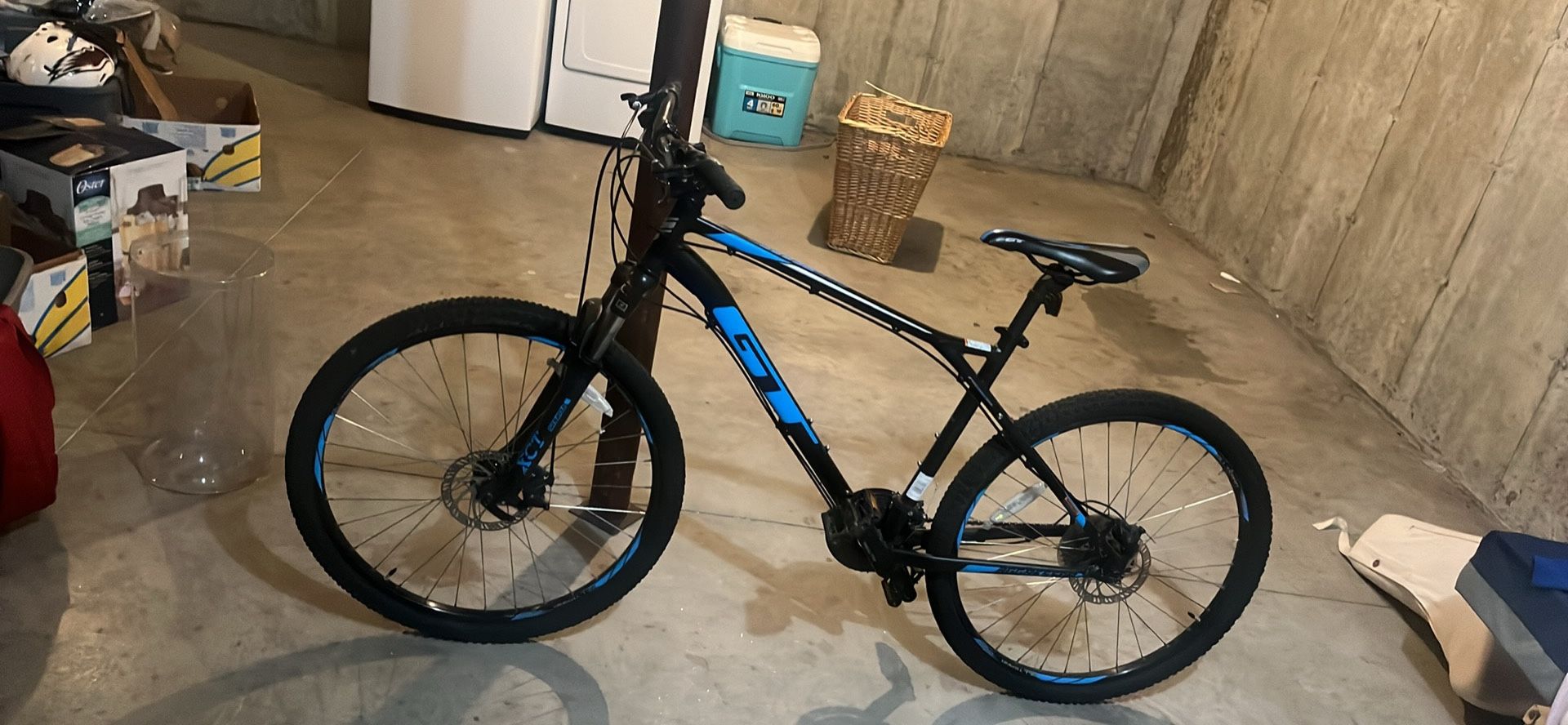 GT Hard Tail Mountain Bike Large