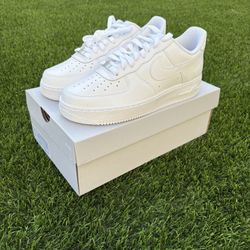 Nike White Air Force 1 '07 Men's Shoes Size 9 BRAND NEW AUTHENTIC 