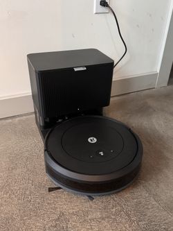 Like New: iRobot Roomba Combo 2