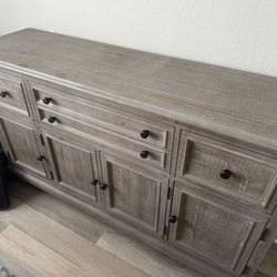 Buffet Table