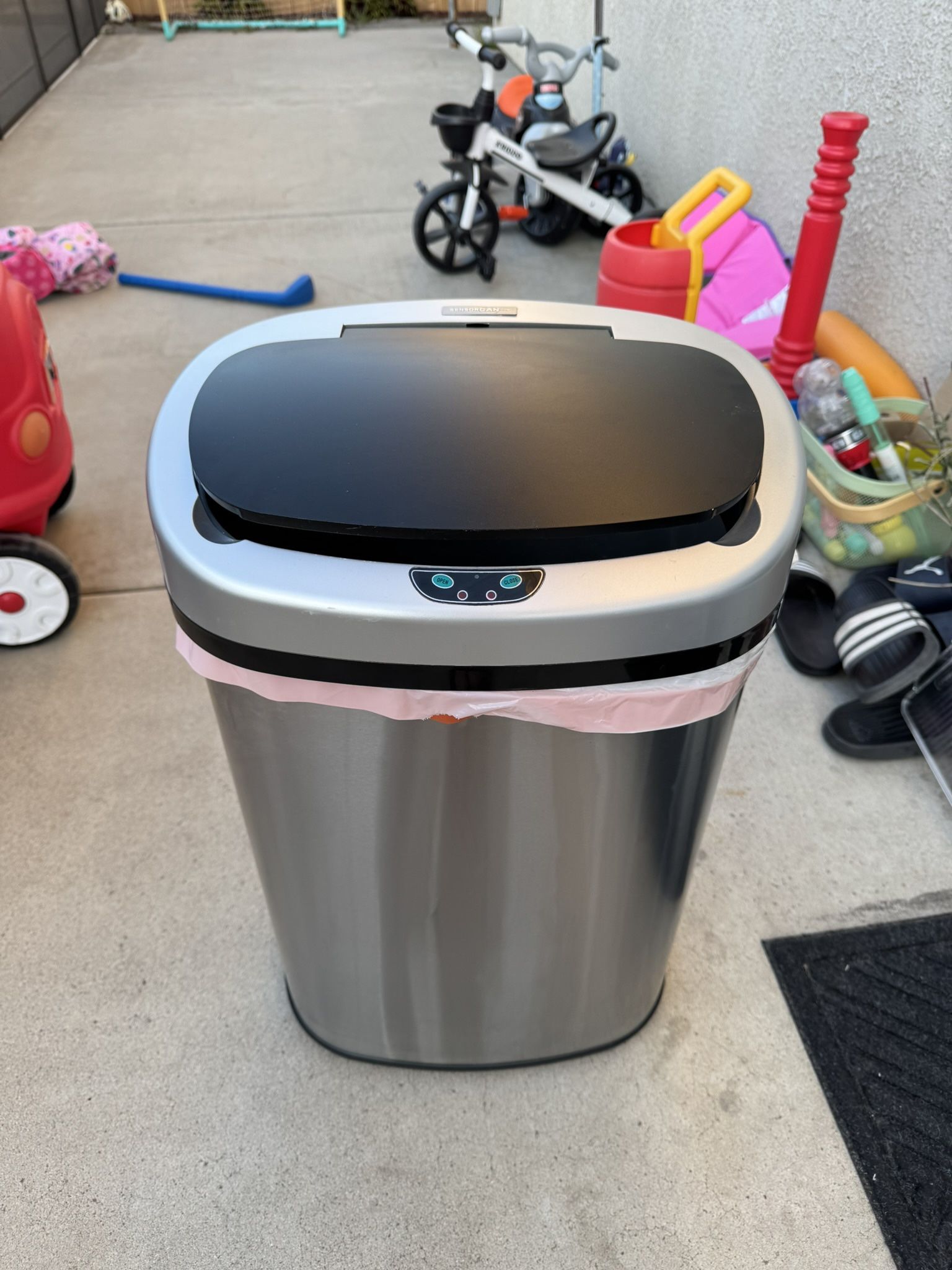 Automatic Trash Can