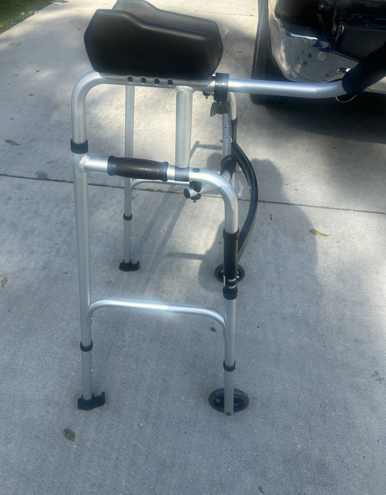 Walker With Armrest