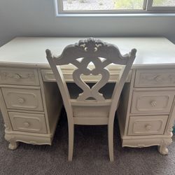 WHITE FURNITURE 