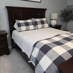 Queen Bedroom Set