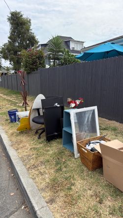 FREE desk, shelves, desk, chair, ring, light, basket, coat, rack, and various fun items FREE desk, shelves, desk, chair, ring, light, basket, coat, ra